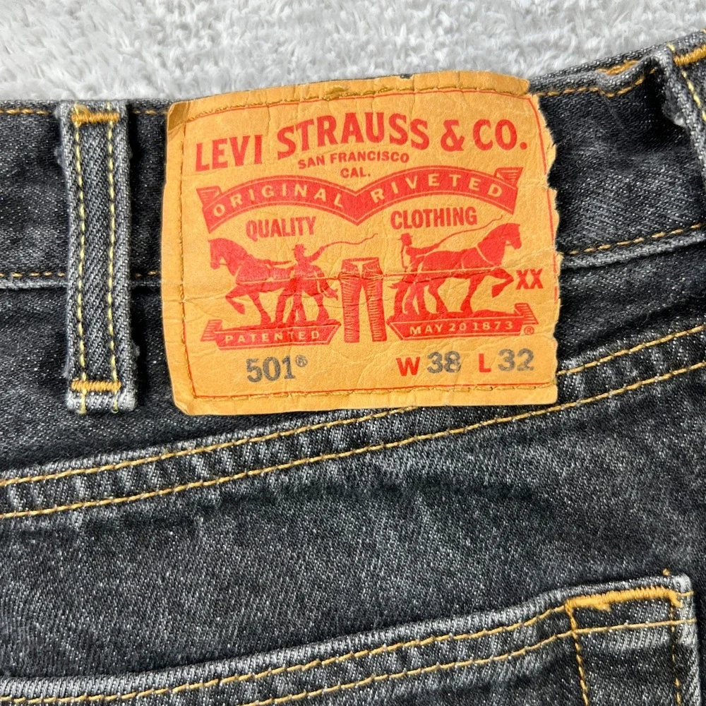 Levi's 501 Original Fit Jeans Size 38 Washed‎ Black Mens Straight Leg Button Fly